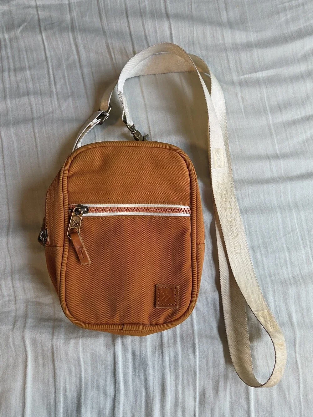 Thread Wallets Honey/Burnt Orange Crossbody Bag